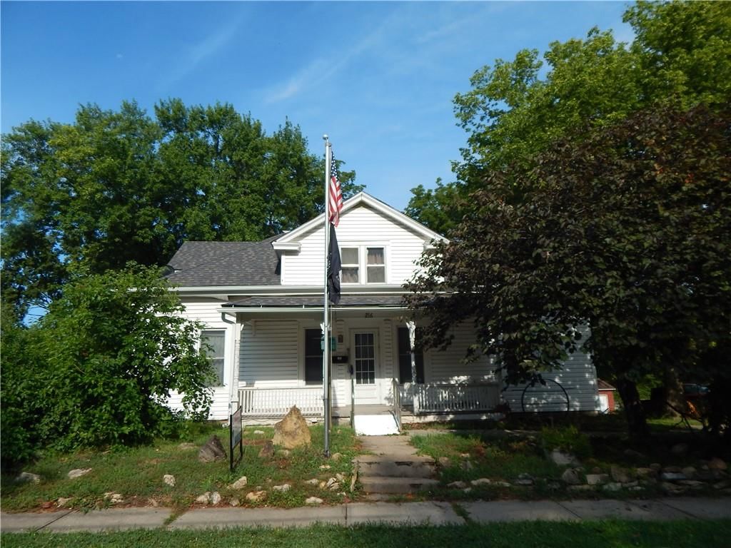 Photo 2 of 53 - 216 S MISSOURI Street
