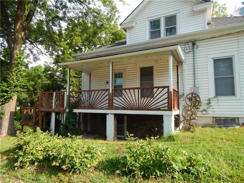 Photo 7 of 53 - 216 S MISSOURI Street