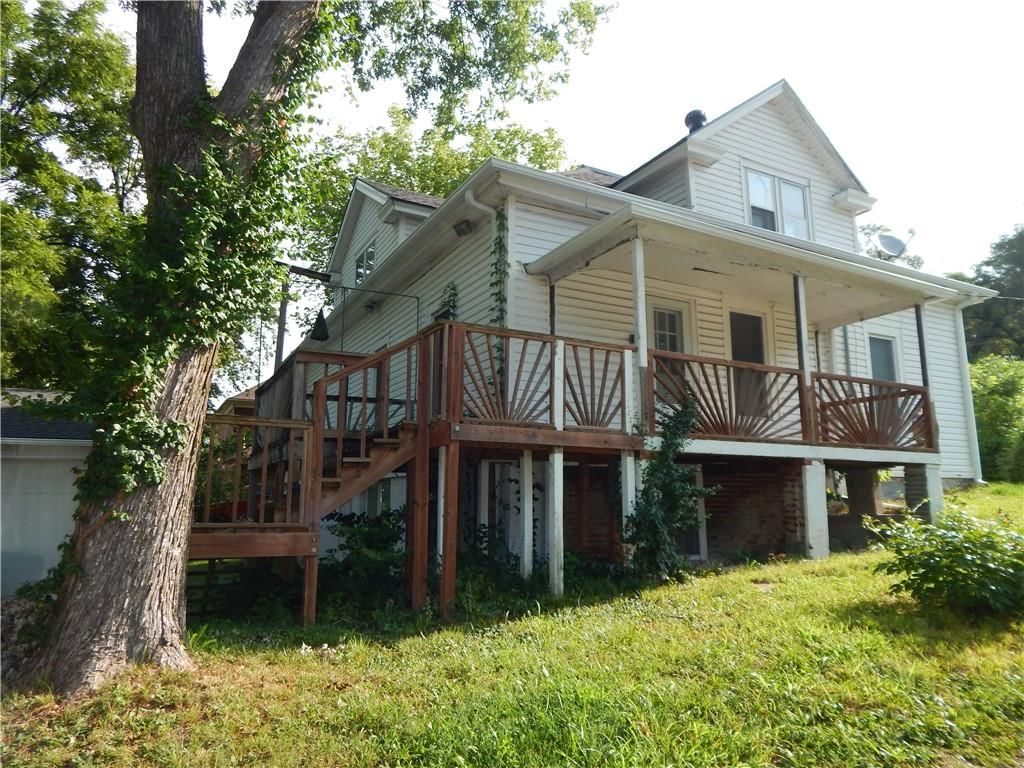 Photo 8 of 53 - 216 S MISSOURI Street