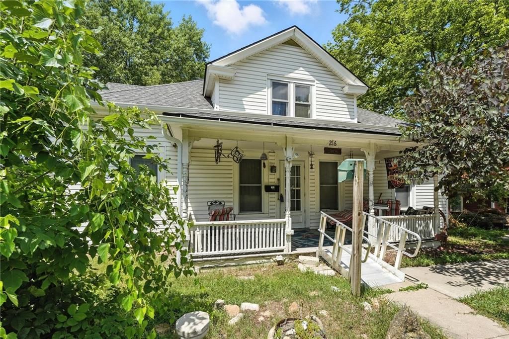 Photo 13 of 53 - 216 S MISSOURI Street