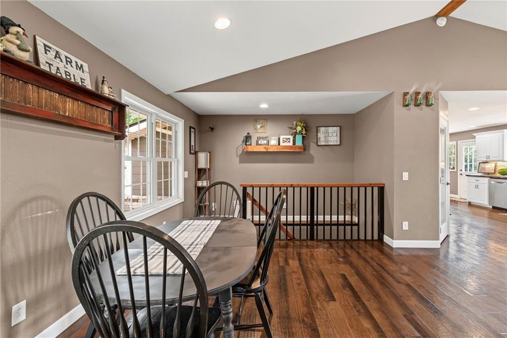 Photo 10 of 44 - 607 W 13th Street