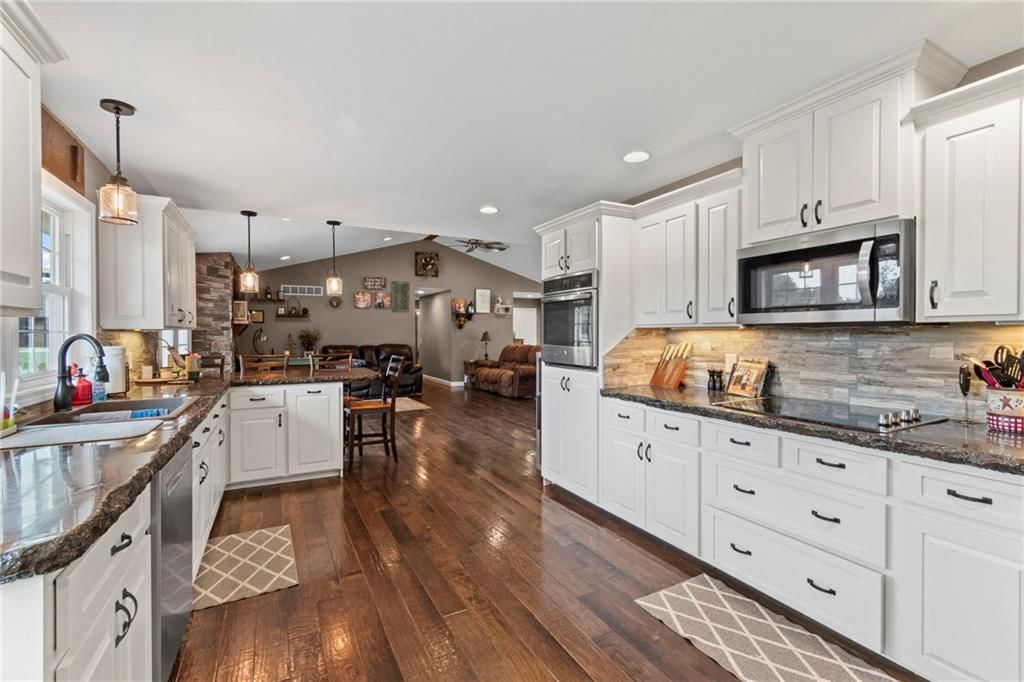 Photo 13 of 44 - 607 W 13th Street