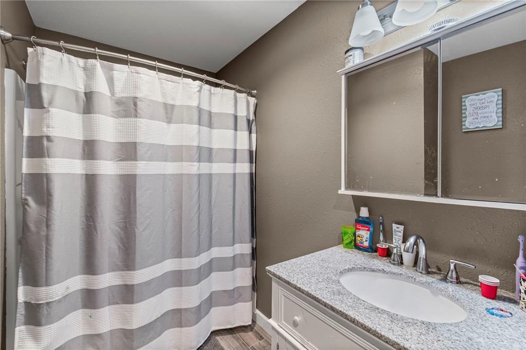 Photo 22 of 44 - 607 W 13th Street