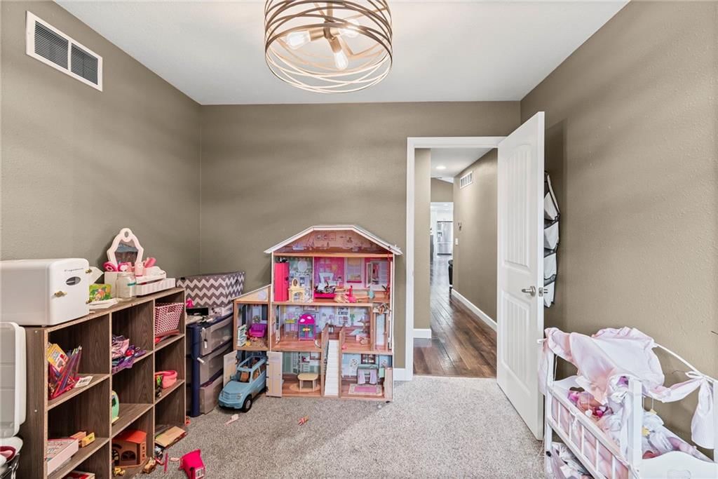 Photo 24 of 44 - 607 W 13th Street