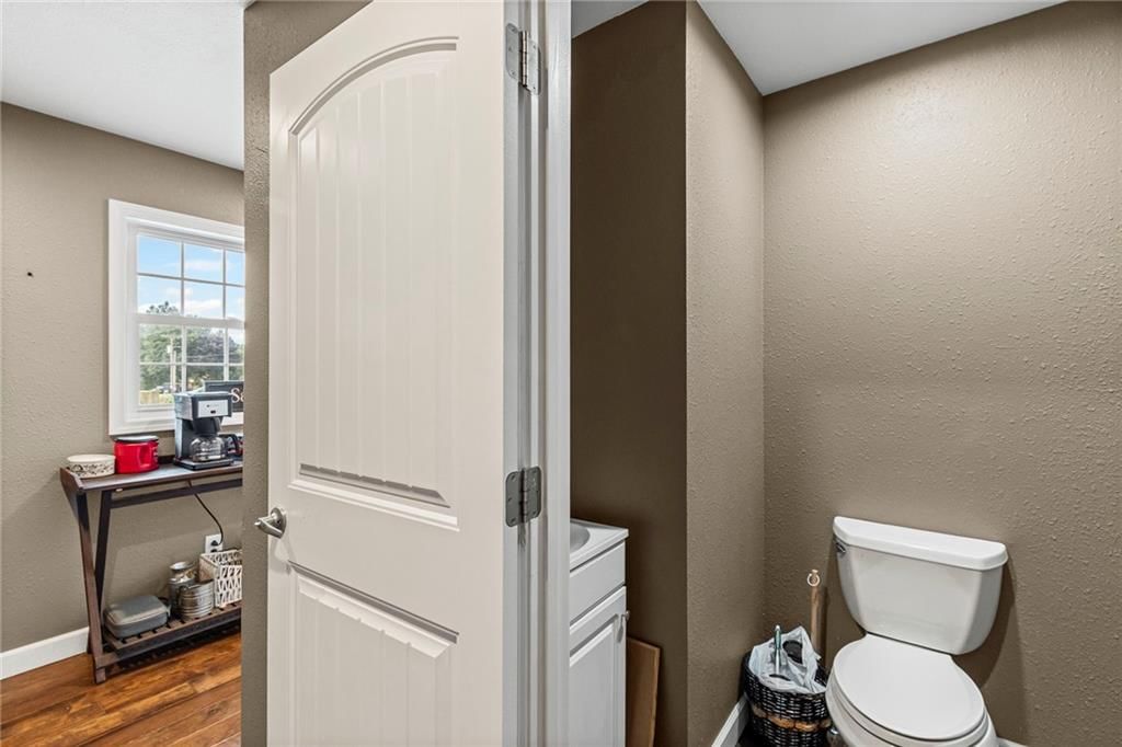 Photo 25 of 44 - 607 W 13th Street