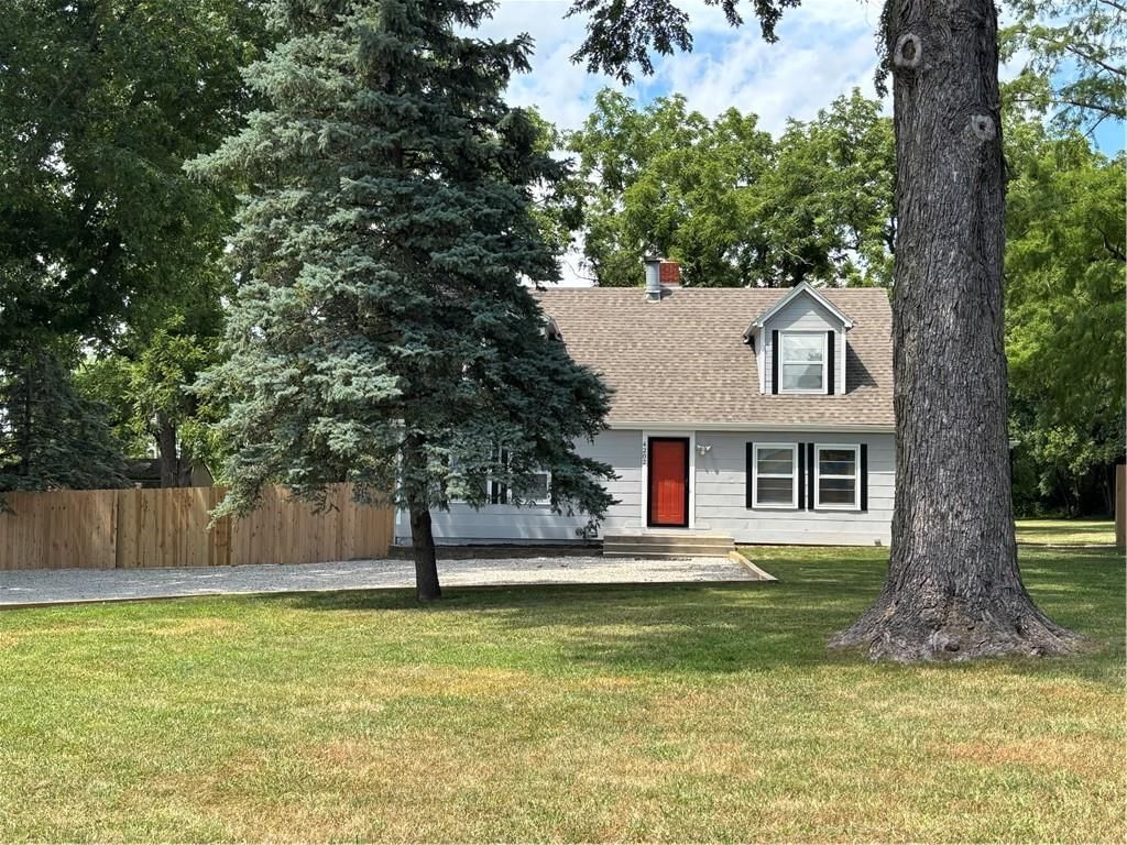 4202 Dr Greaves Road, Grandview, MO