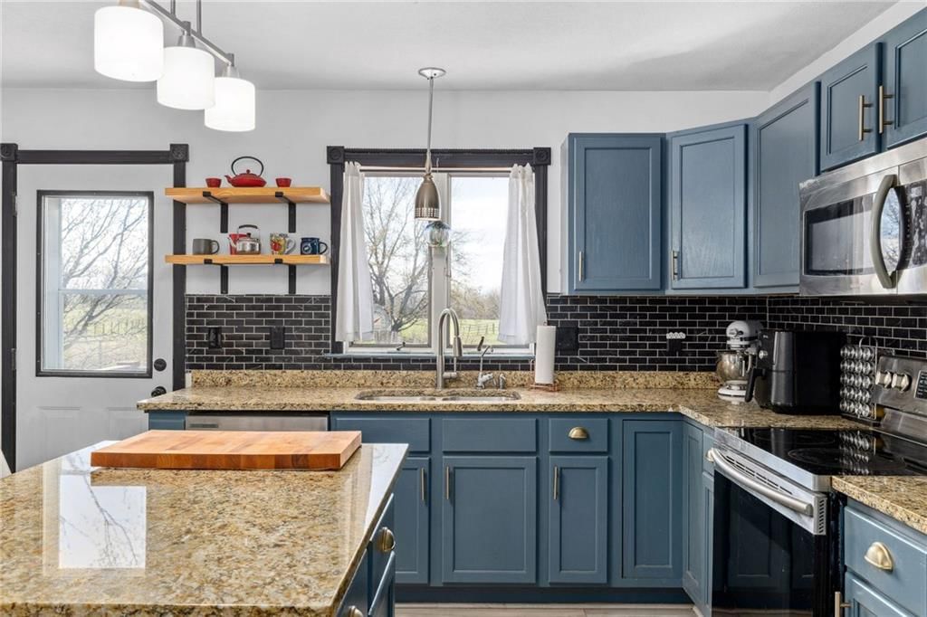 Photo 5 of 47 - 17259 174th Street