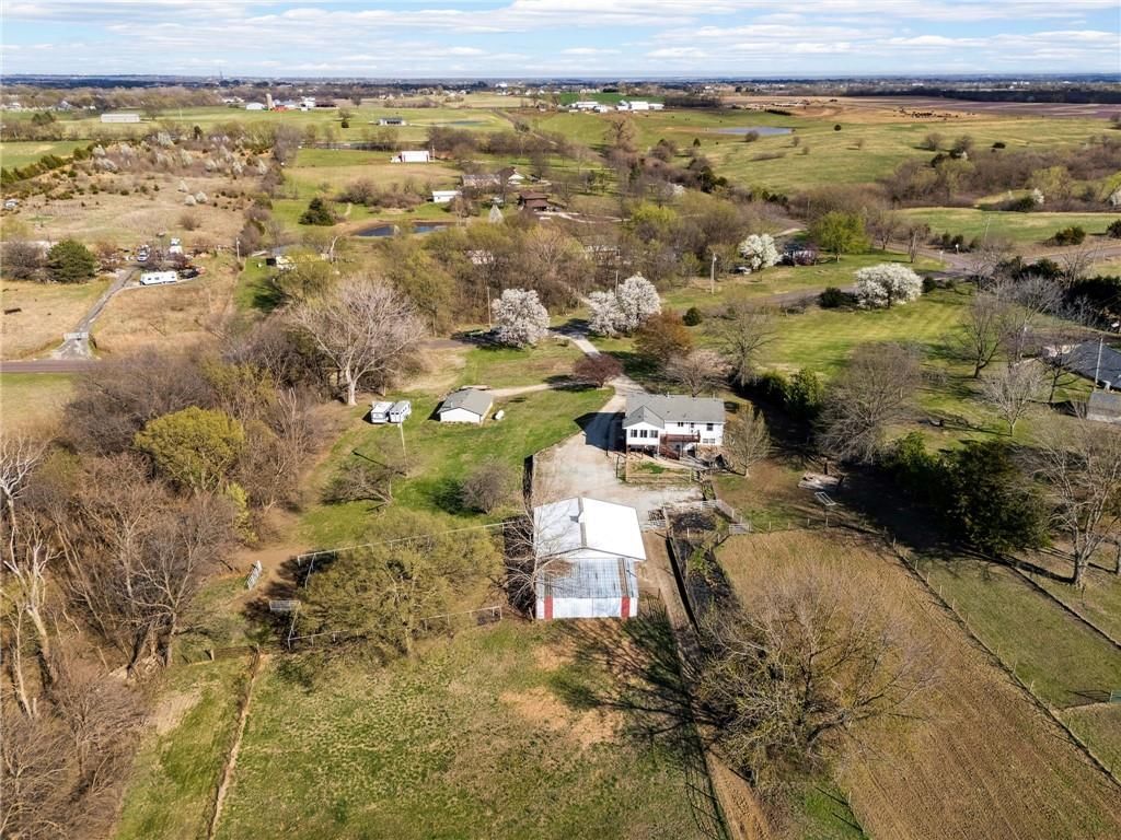 Photo 14 of 47 - 17259 174th Street