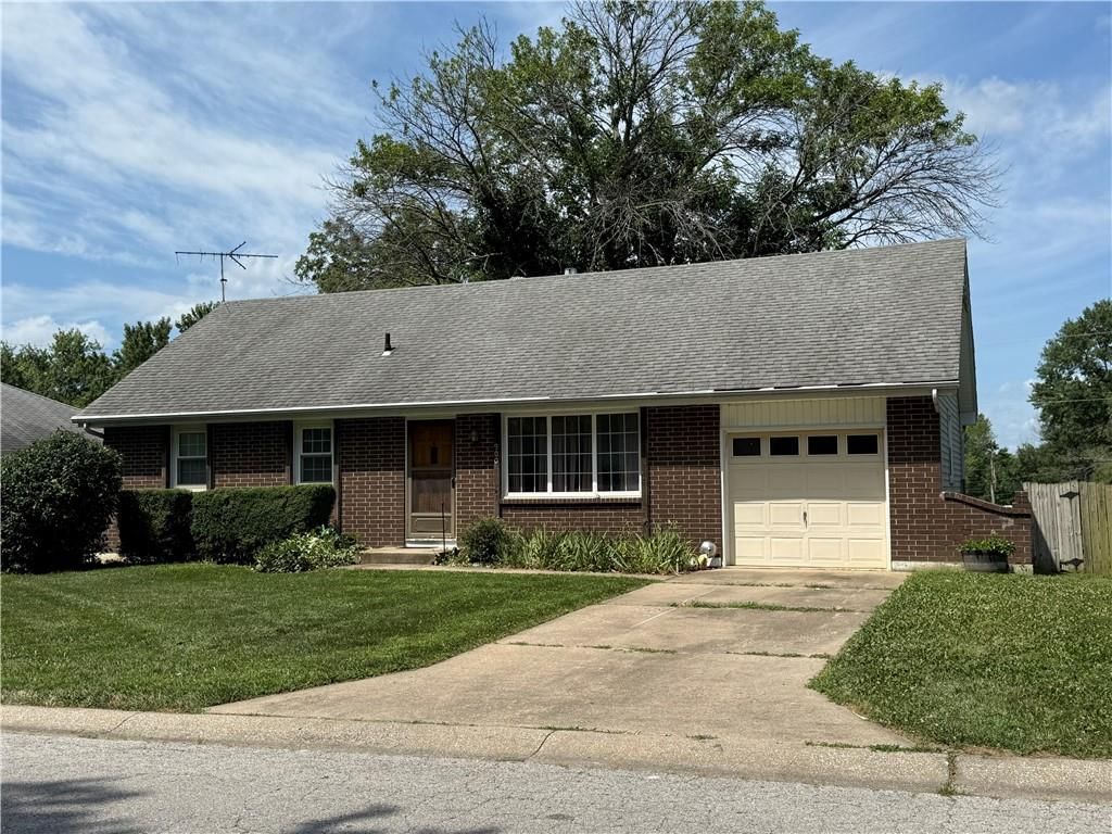 Photo 1 of 13 - 900 N King Avenue