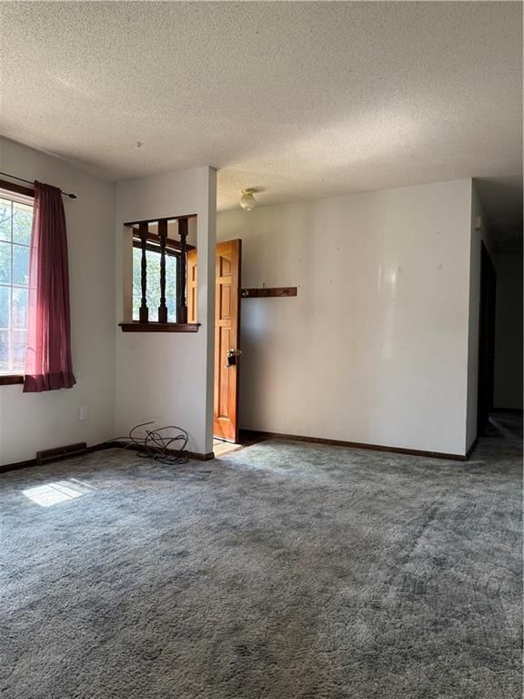 Photo 5 of 13 - 900 N King Avenue