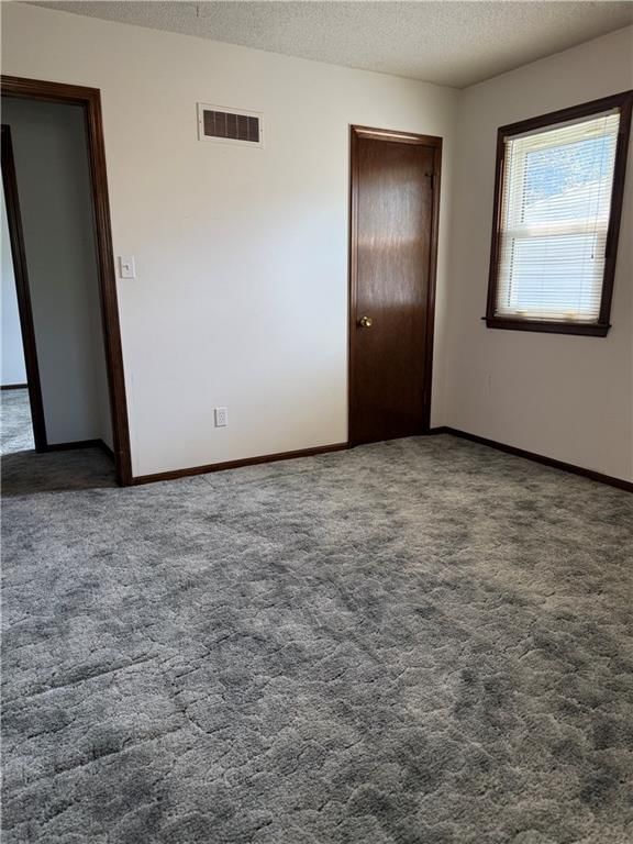 Photo 8 of 13 - 900 N King Avenue
