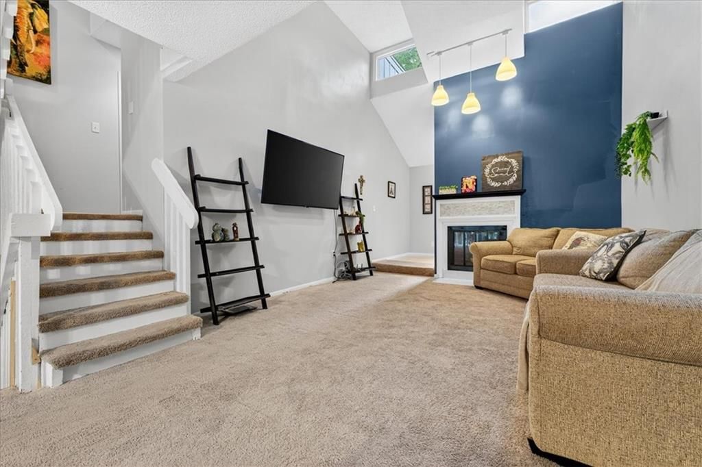 7407 W 56th Terrace, Overland Park, KS