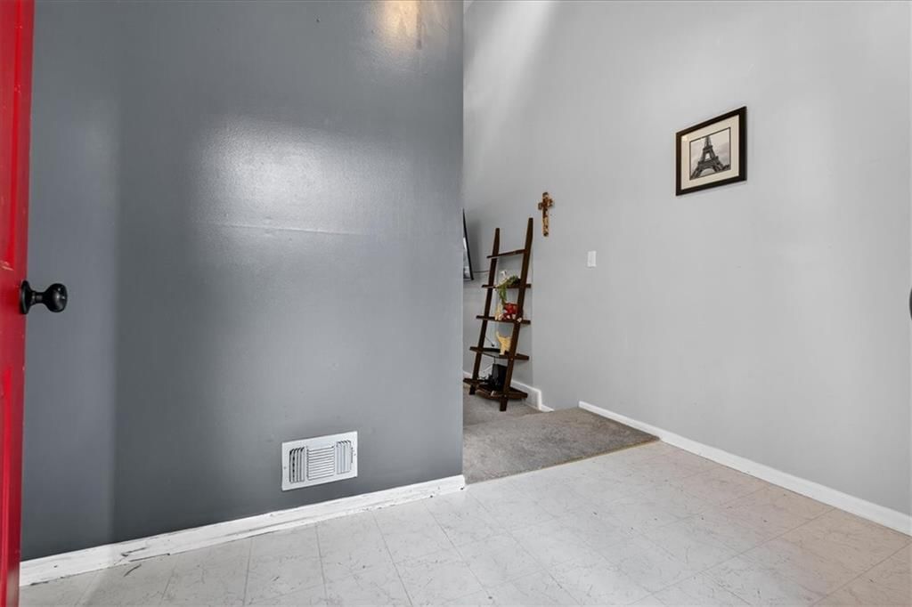 7407 W 56th Terrace — photo 4