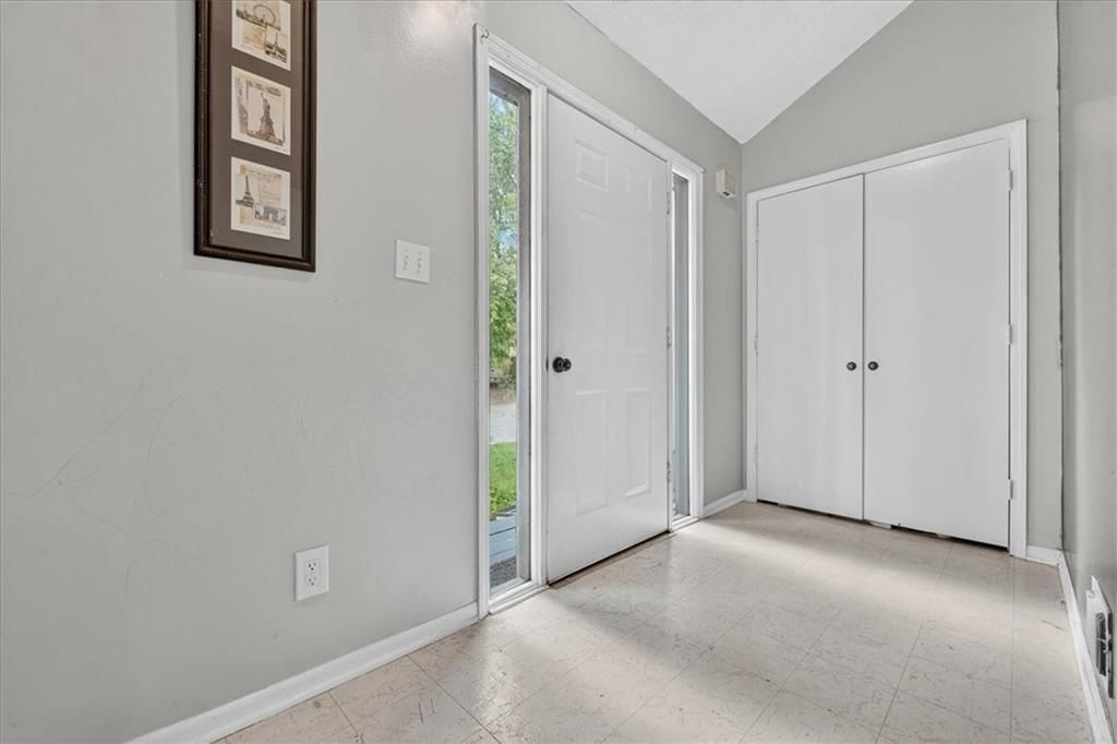 7407 W 56th Terrace — photo 5