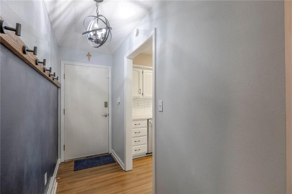 Photo 5 of 40 - 1921 SW 4th Street