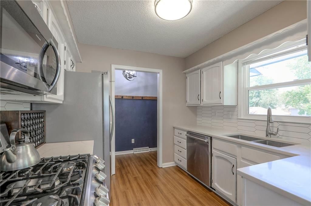 Photo 8 of 40 - 1921 SW 4th Street