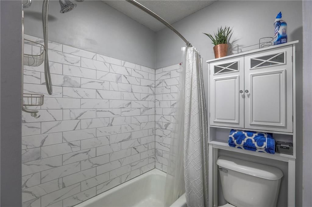 Photo 18 of 40 - 1921 SW 4th Street