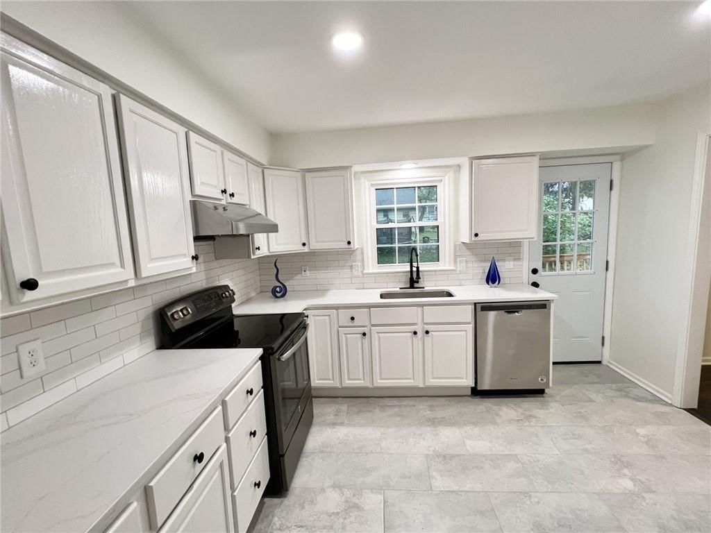 10806 W 96th Street — photo 4