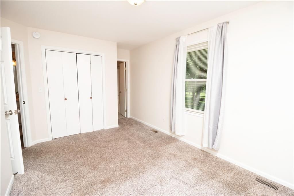 Photo 6 of 15 - 1705 Sycamore Court