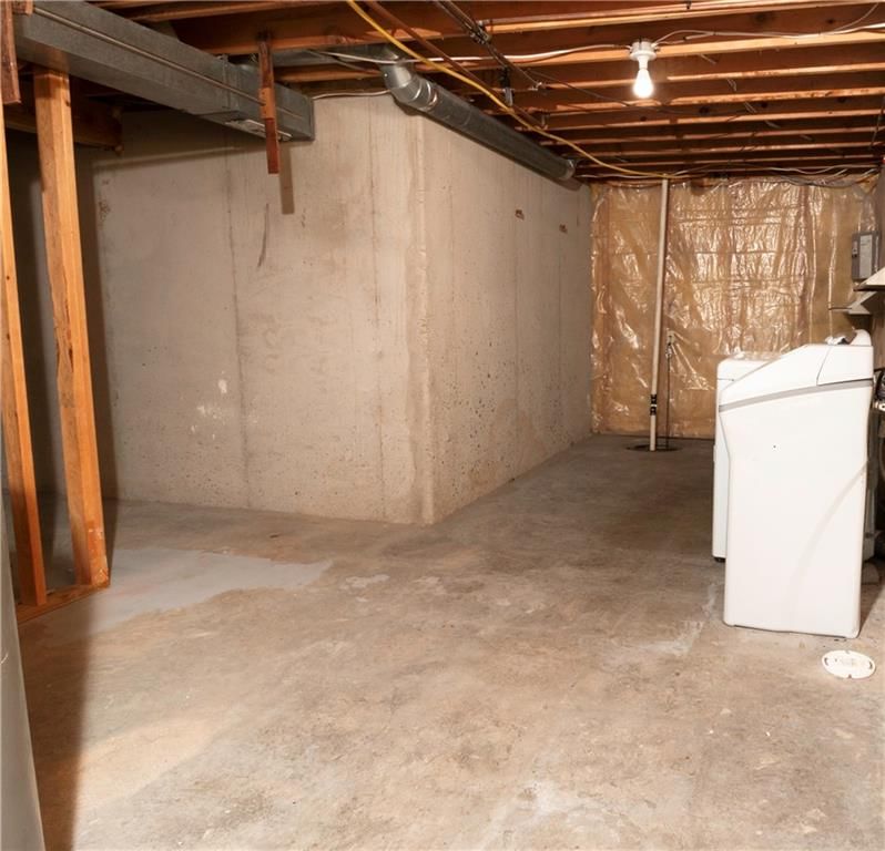 Photo 11 of 15 - 1705 Sycamore Court