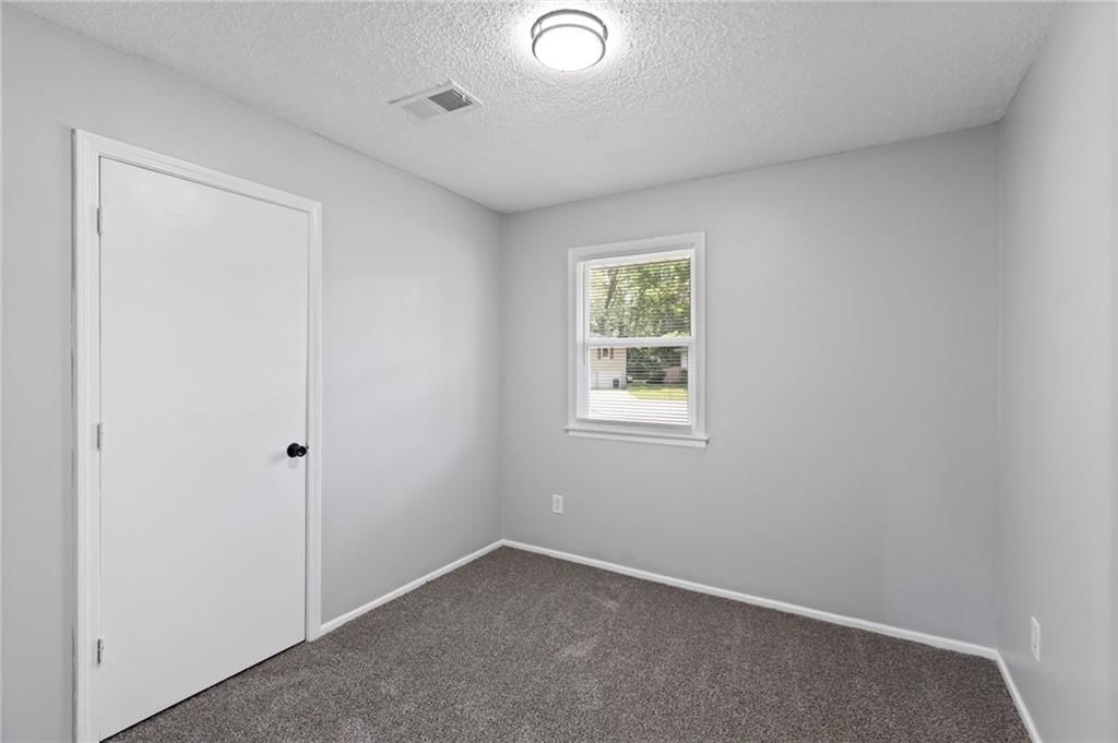 1313 S Clark Avenue — photo 24
