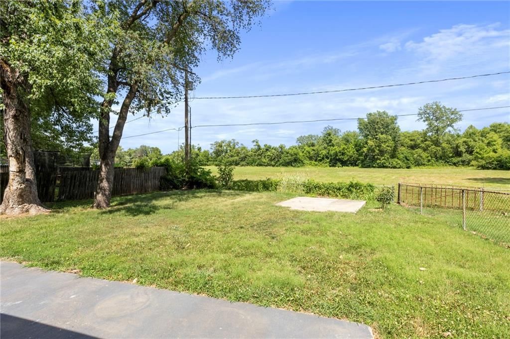 1313 S Clark Avenue — photo 29