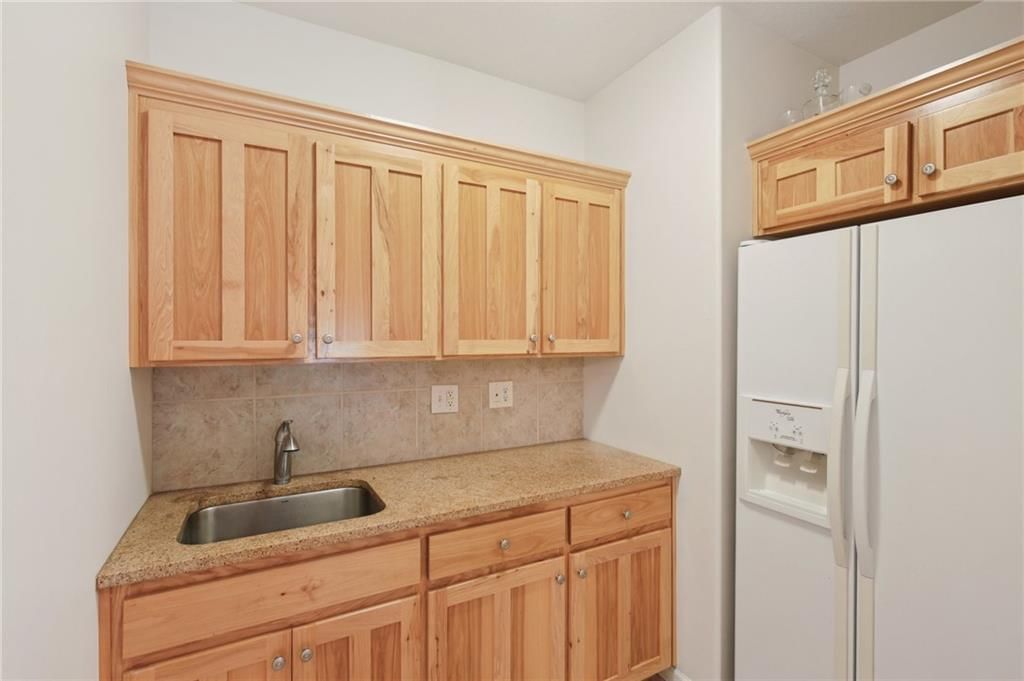 18941 Ward Parkway — photo 24