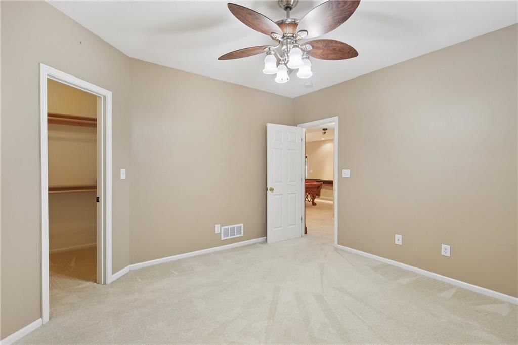 18941 Ward Parkway — photo 28