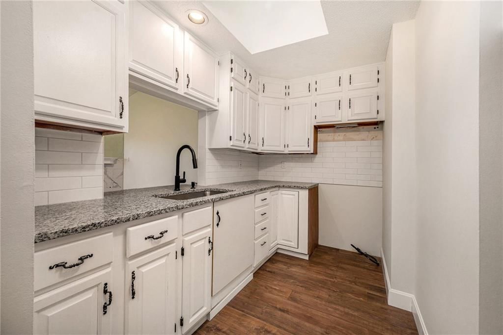 8143 Holmes Road — photo 8