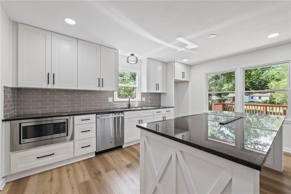 Photo 19 of 47 - 8900 E 81st Street