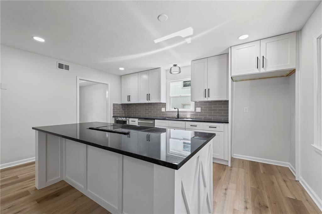 Photo 20 of 47 - 8900 E 81st Street