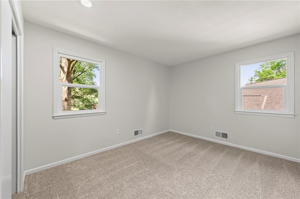Photo 29 of 47 - 8900 E 81st Street