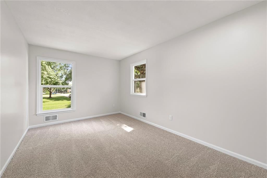 Photo 32 of 47 - 8900 E 81st Street