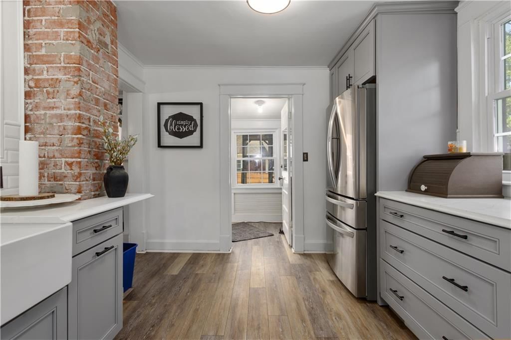 Photo 6 of 35 - 6000 Cherry Street