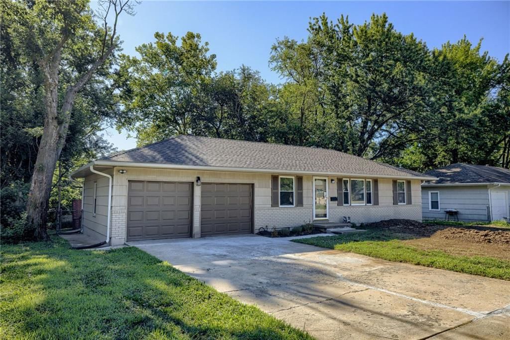 10201 Hillcrest Road — photo 2