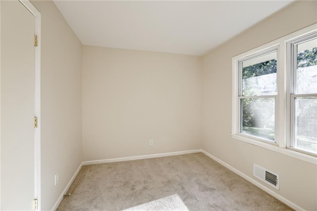 10201 Hillcrest Road — photo 17
