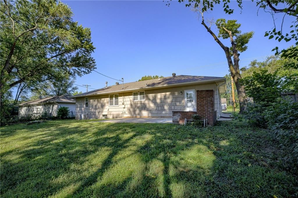 10201 Hillcrest Road — photo 31