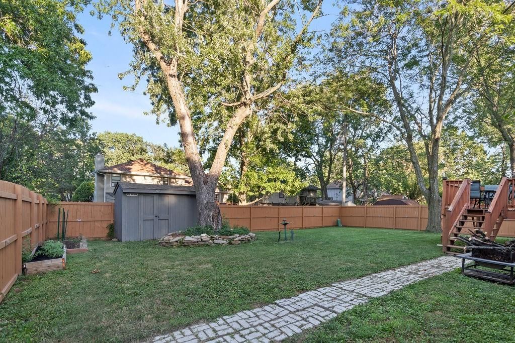 Photo 31 of 34 - 820 S Virginia Lane