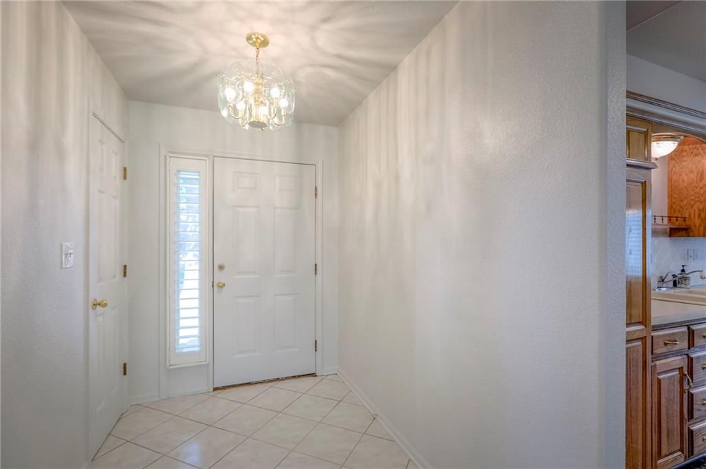 Photo 13 of 38 - 8817 Larson Avenue