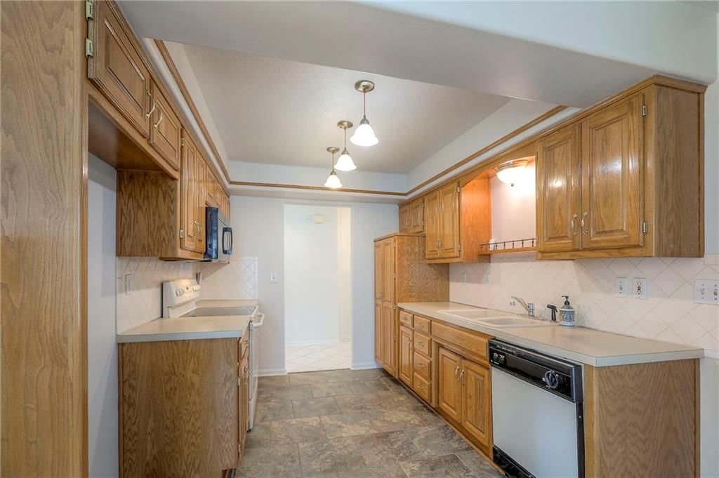 Photo 21 of 38 - 8817 Larson Avenue