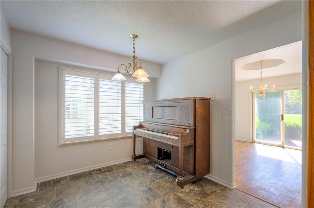 Photo 23 of 38 - 8817 Larson Avenue