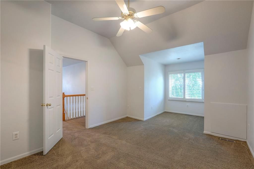 Photo 31 of 38 - 8817 Larson Avenue