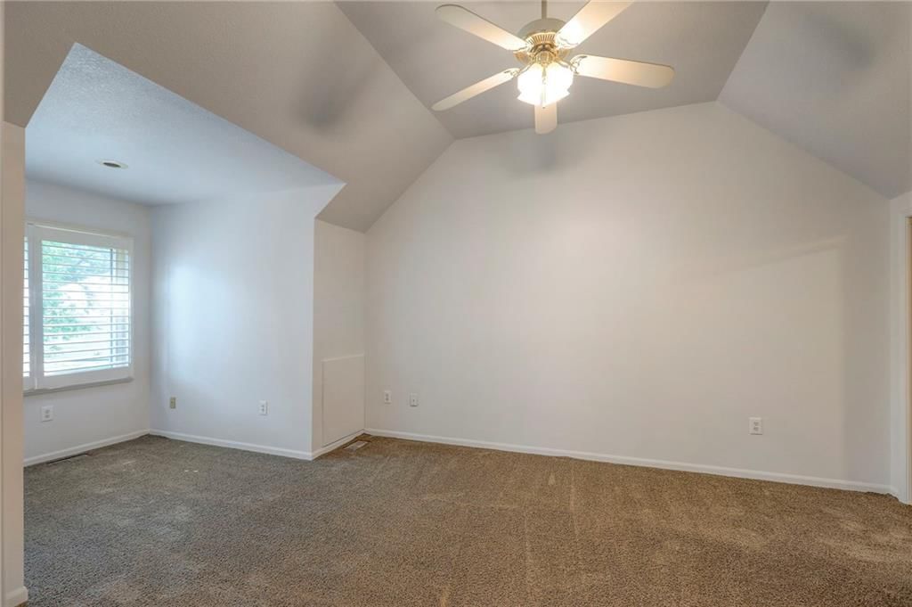 Photo 34 of 38 - 8817 Larson Avenue