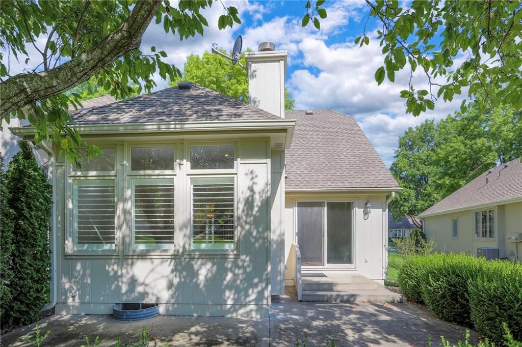 Photo 38 of 38 - 8817 Larson Avenue