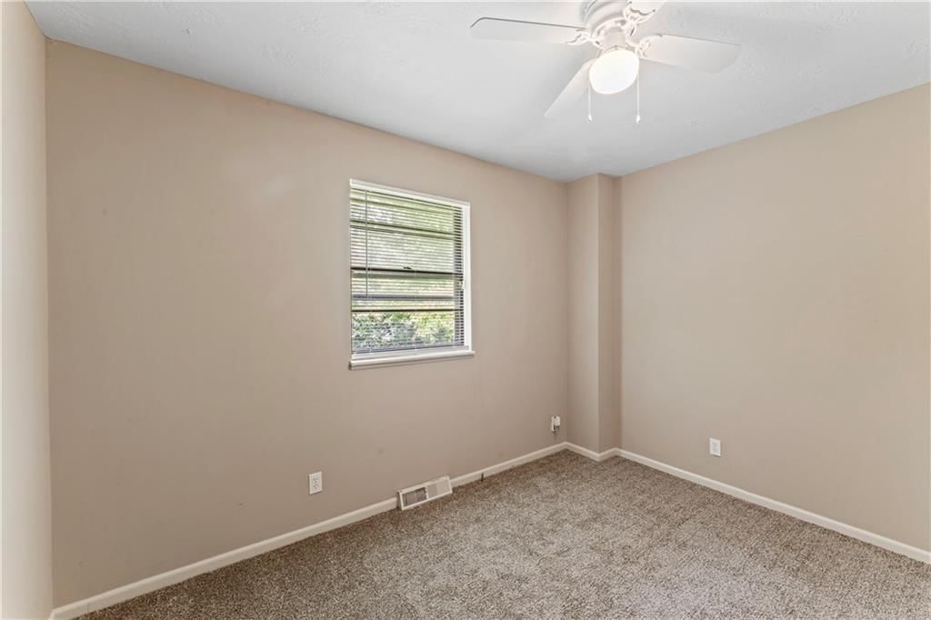 12912-12914 Beacon Avenue — photo 17