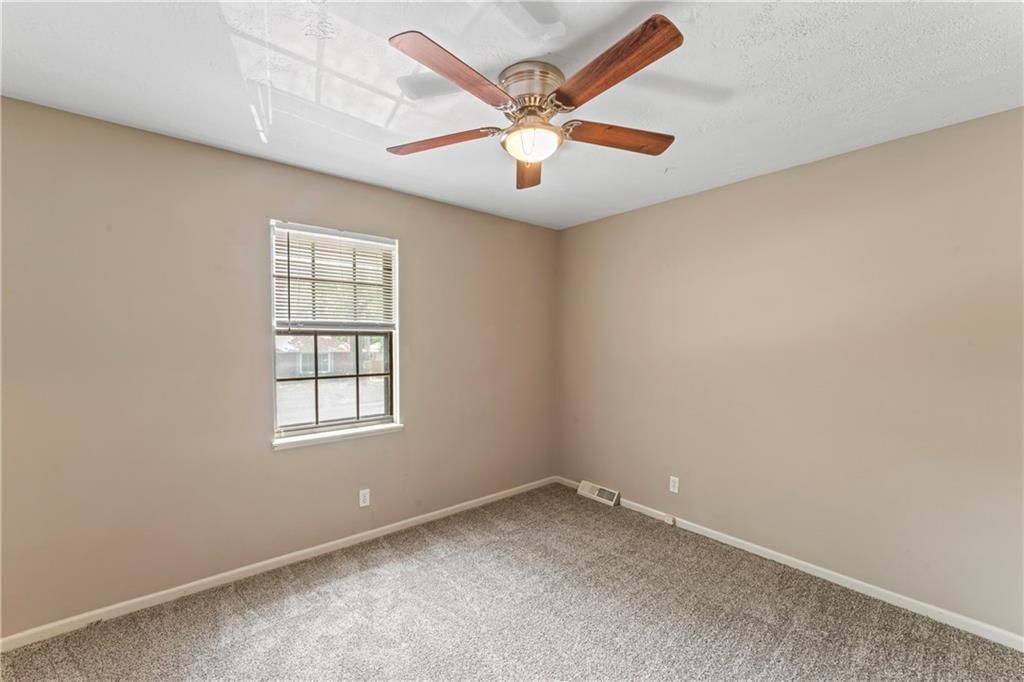 12912-12914 Beacon Avenue — photo 20