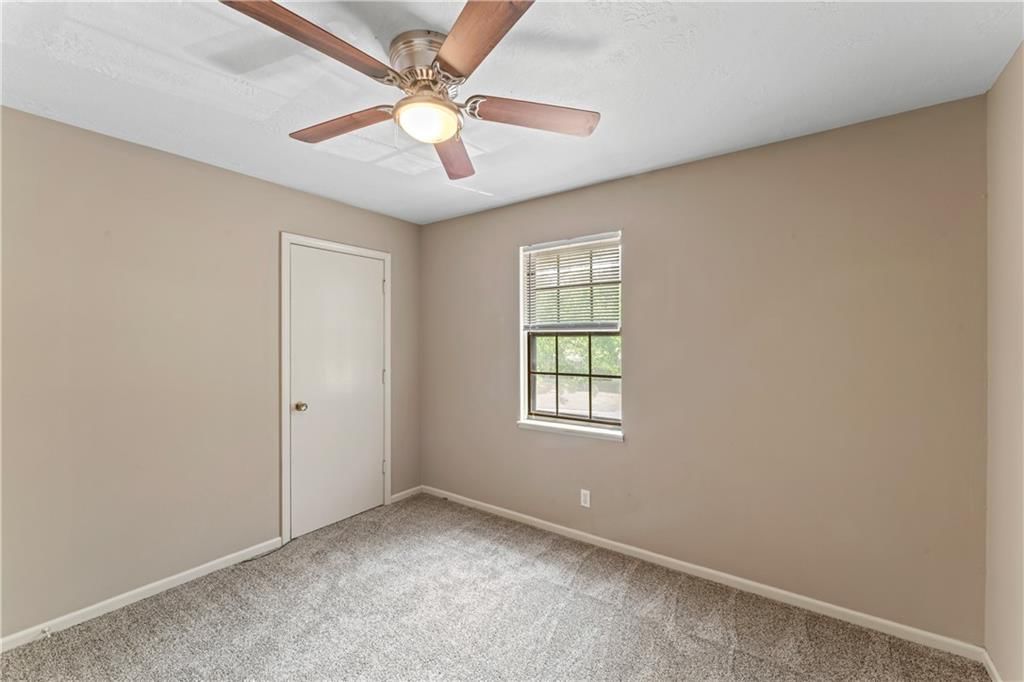 12912-12914 Beacon Avenue — photo 21