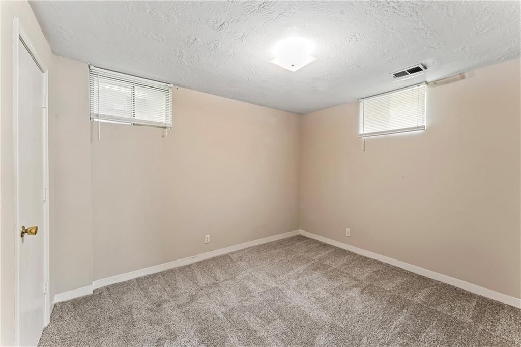 12912-12914 Beacon Avenue — photo 29