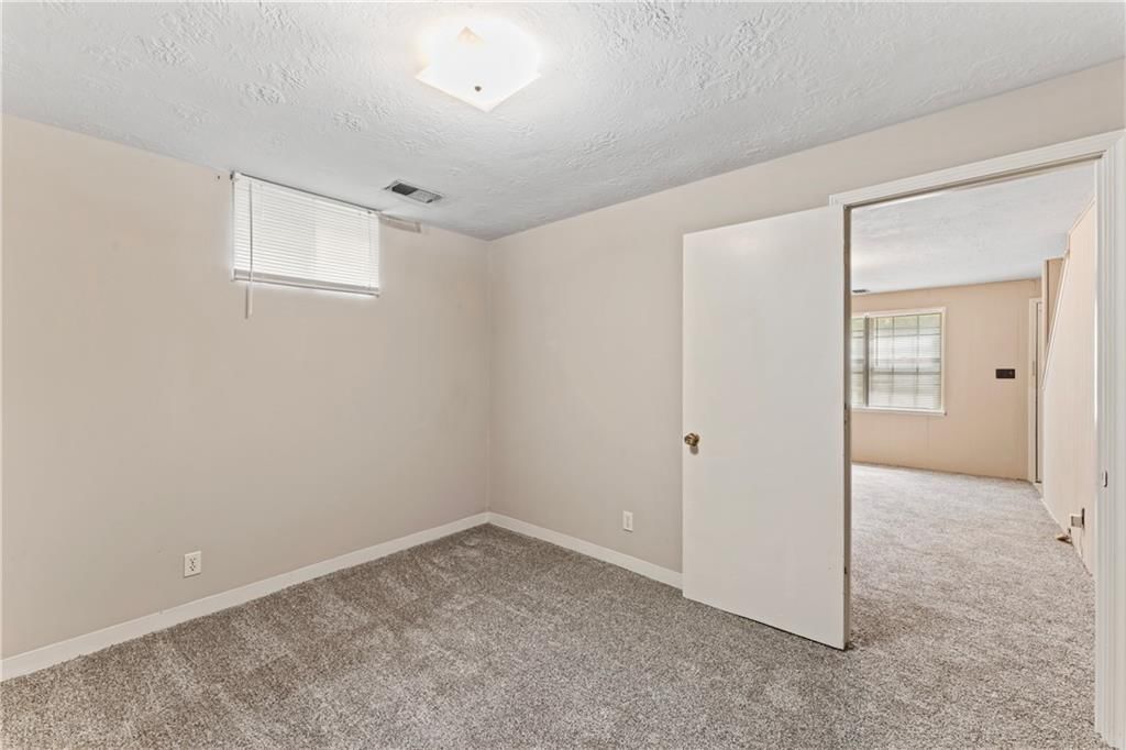 12912-12914 Beacon Avenue — photo 31