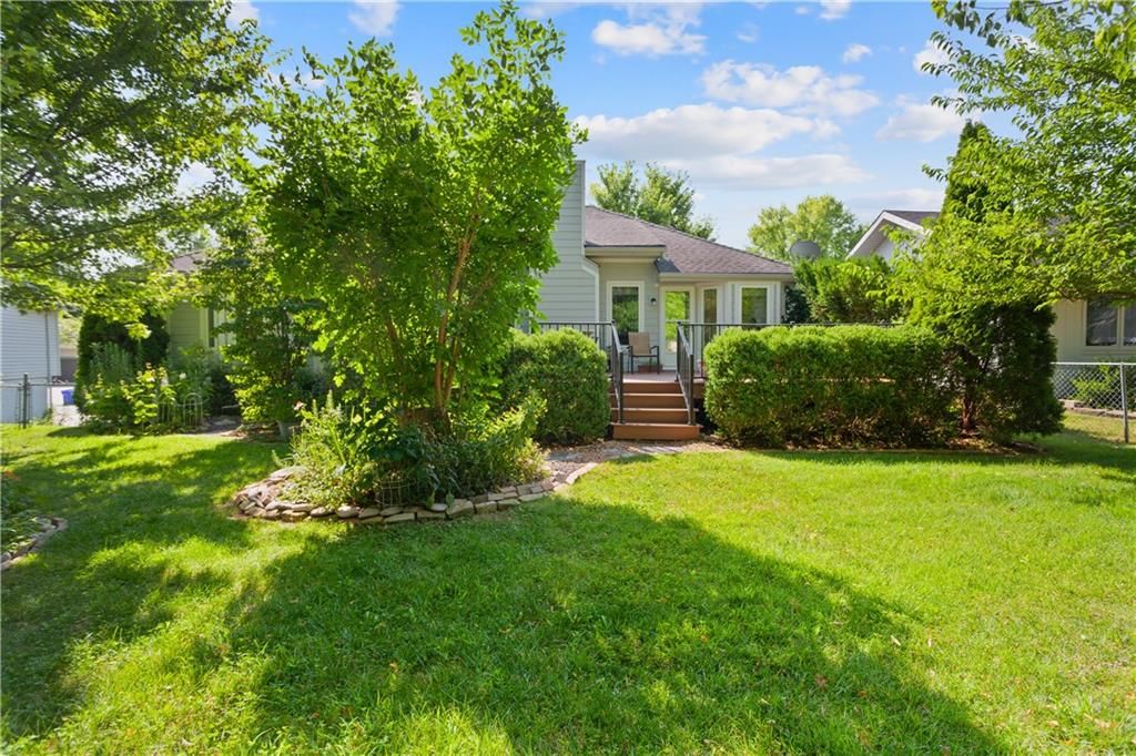 Photo 8 of 35 - 1632 NE Westwind Drive